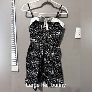 Please not this dress has skulls on it